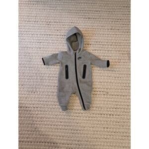 Nike Tech Fleece Baby Hooded Coverall | Size 3M | Dark Grey Heather